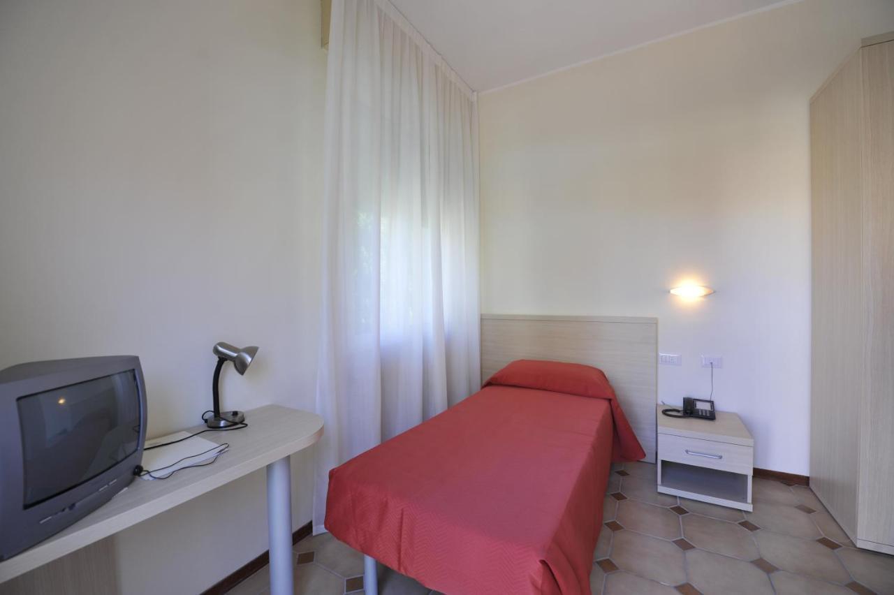 Hotel Villa San Giuseppe San Bartolomeo Al Mare Quarto foto