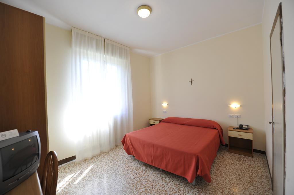 Hotel Villa San Giuseppe San Bartolomeo Al Mare Exterior foto